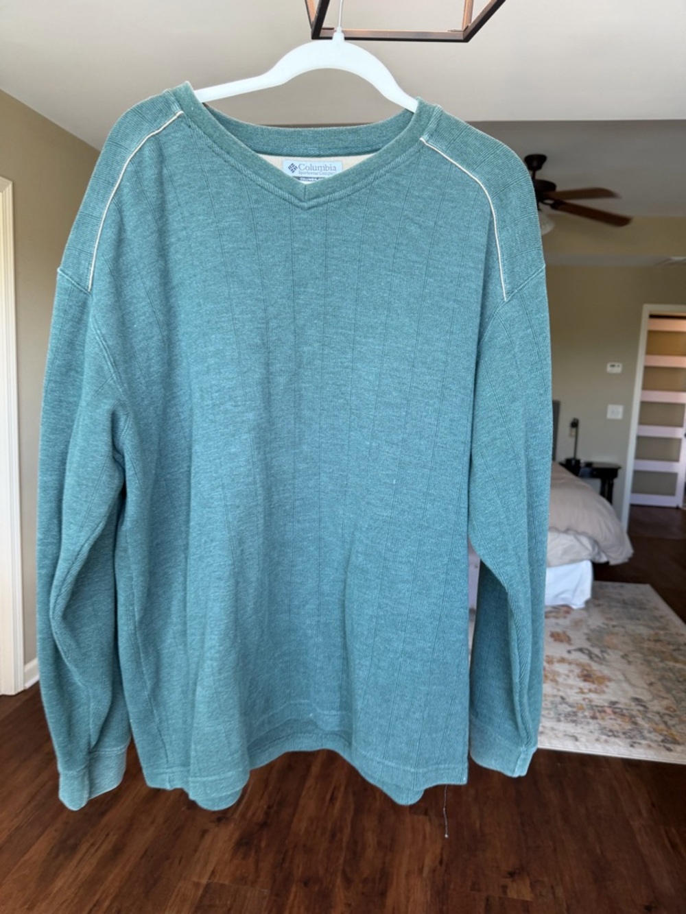 Columbia Men's Teal V-Neck Knit Sweater